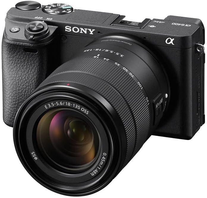 Sony Alpha 6400 - Appareil photo hybride APS-C 24,2 MP avec objectif 18-135 mm - Autofocus 0,02 s suivi yeux vidéo 4K HLG - Écran selfie pour vlogging monture Sony E