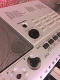 Yamaha PSR E403 clavier portable synthétiseur - 61 touches tactiles pleine taille - Instrument pour niveau débutant et intermédiaire - Connexion USB format portable